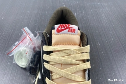 Air CQ4277- low 8086 1 169 Scott DailyWear Jordan Travis x 0924